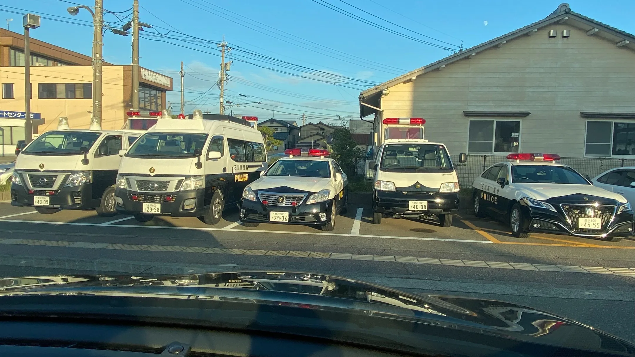 金沢西警察署に深夜酒類提供飲食店営業開始届を提出して参りまし...