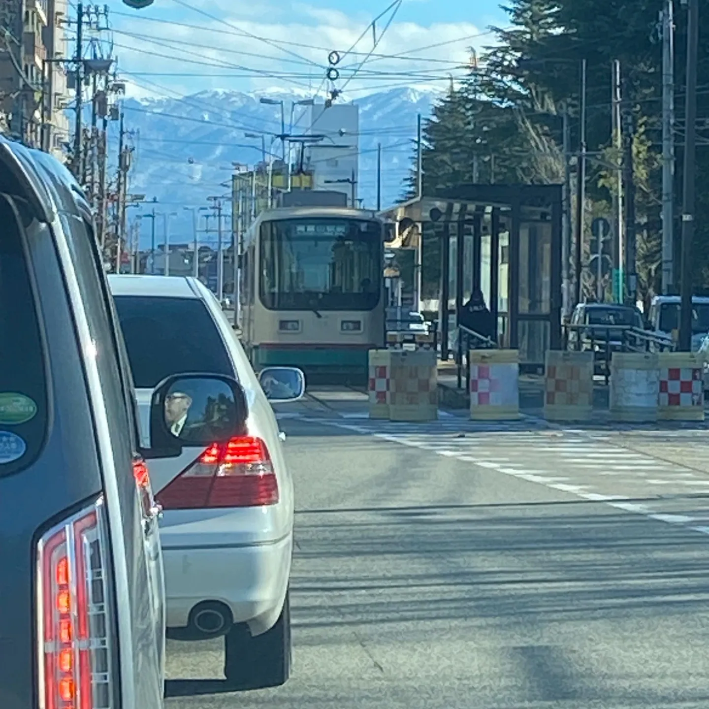 富山県庁で住宅宿泊事業（民泊）の手続きについて打ち合わせをし...